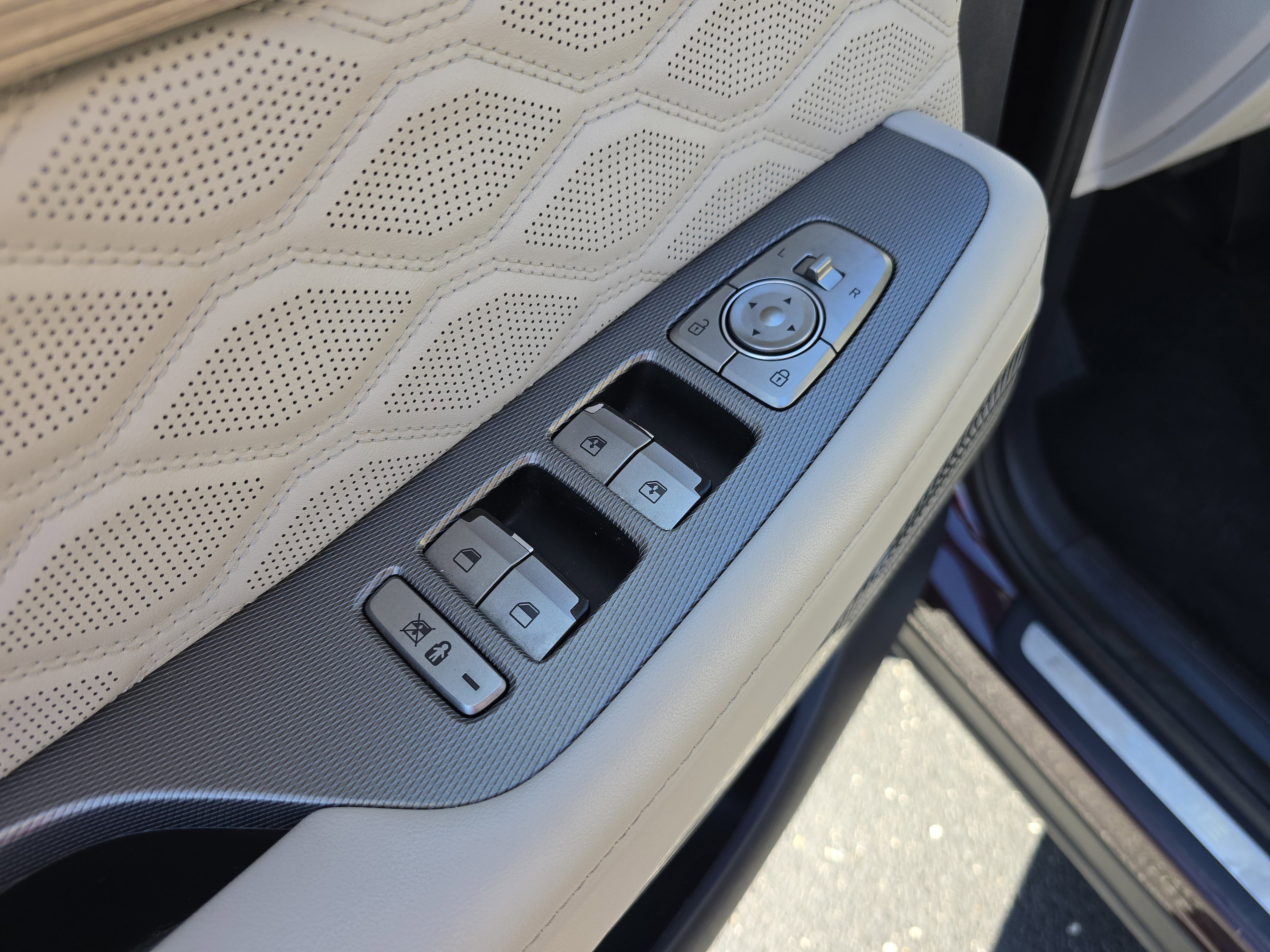 Used 2022 Hyundai Palisade Calligraphy image 41