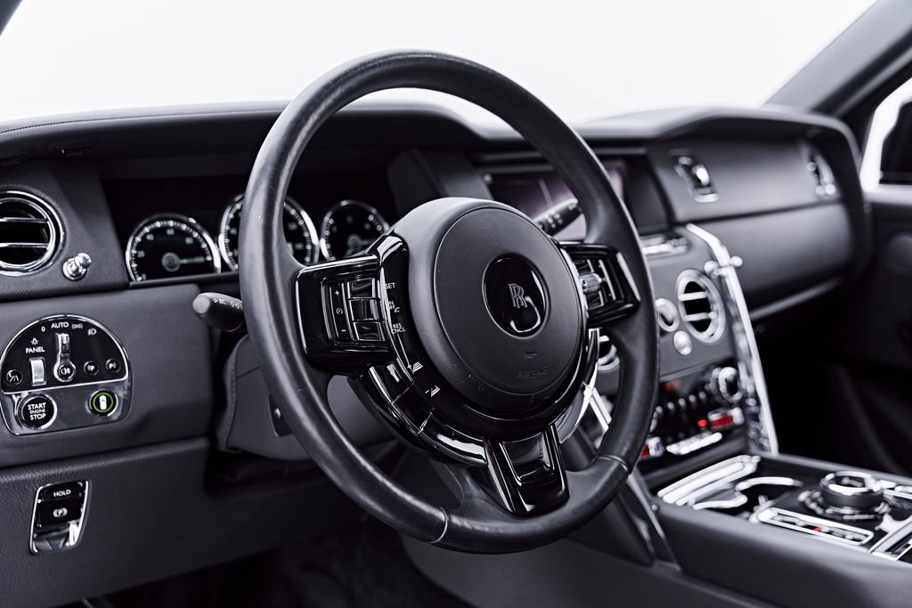 Used 2020 Rolls-Royce Cullinan AWD/4WD image 48