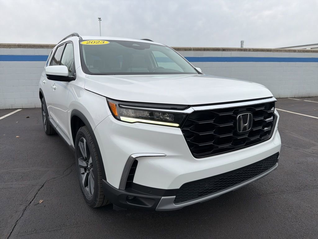 Certified 2023 Honda Pilot Touring image 7