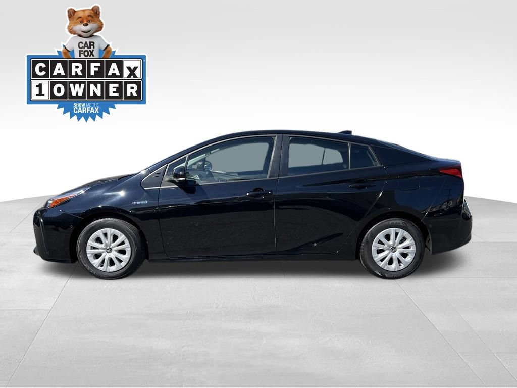 Certified 2022 Toyota Prius LE FWD image 2