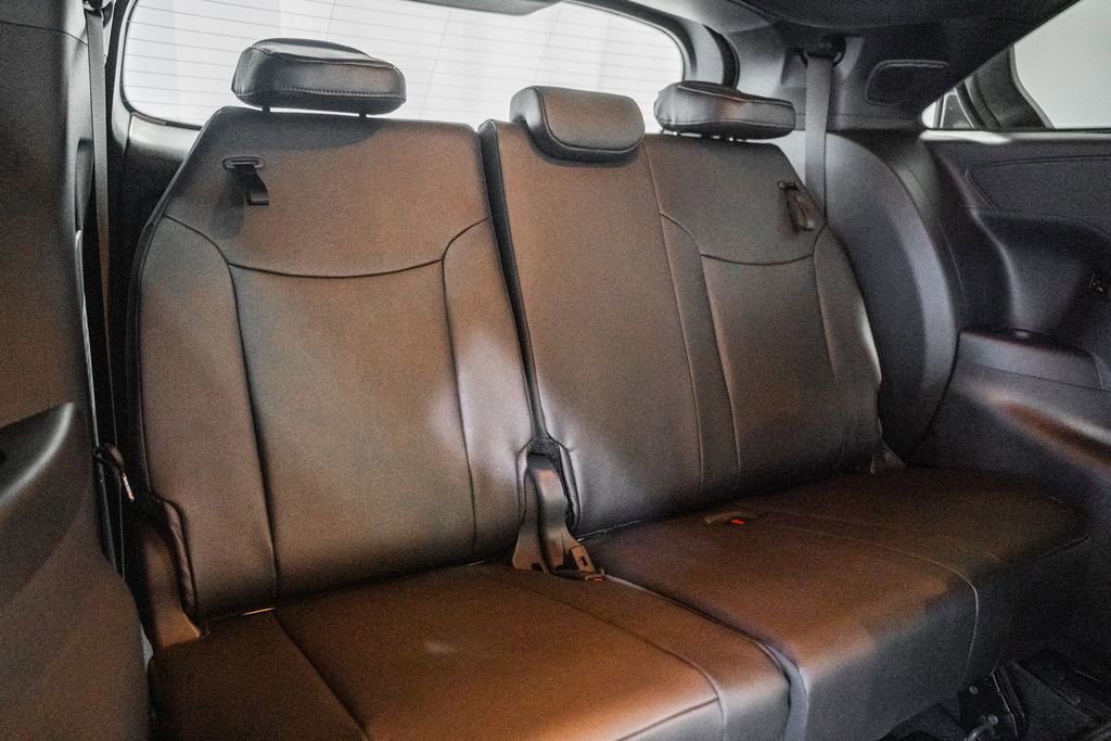 New 2026 Toyota Sienna Platinum image 39