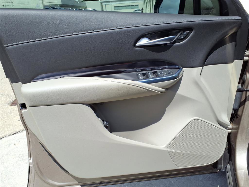 Certified 2023 Cadillac XT4 Luxury FWD image 18