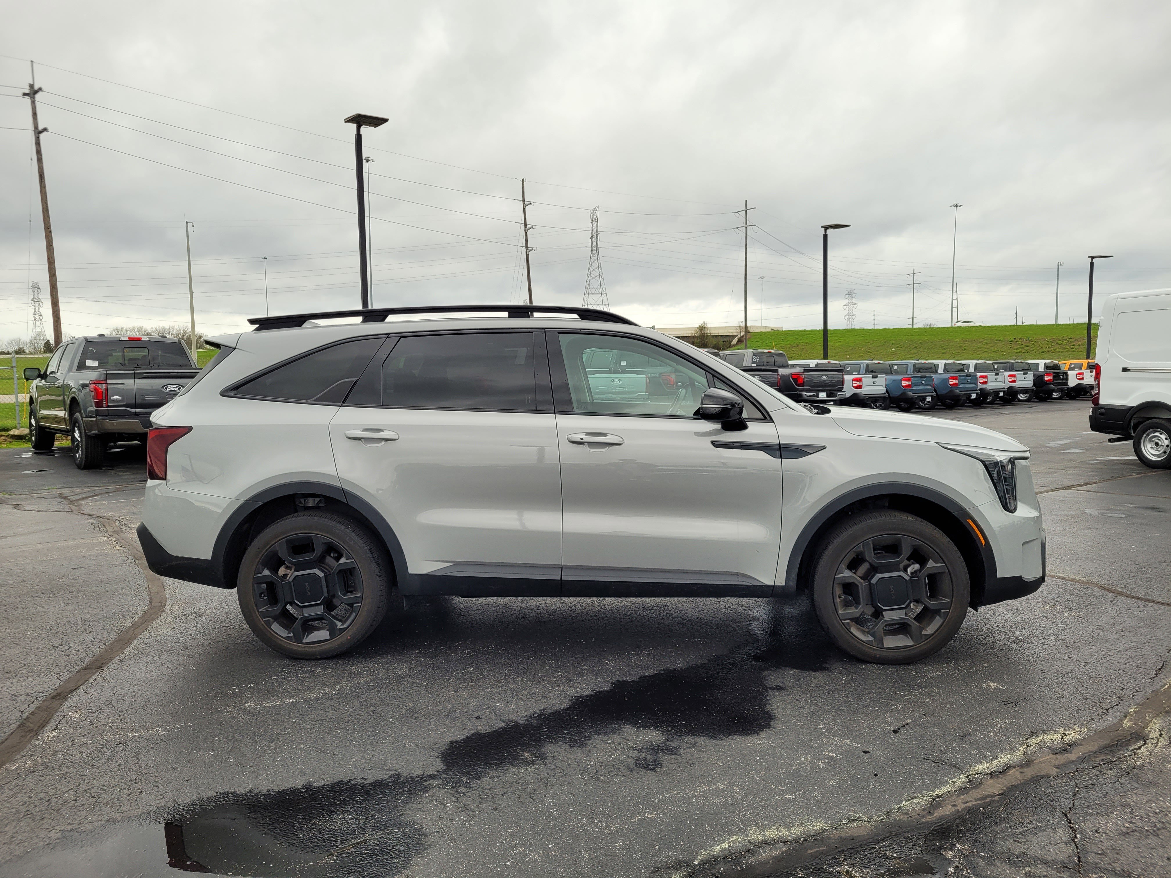 Used 2025 Kia Sorento X-Line EX image 2