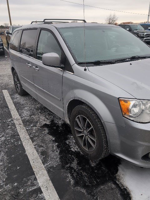 Used 2017 Dodge Grand Caravan SXT image 8