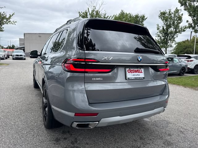 Used 2024 BMW X7 xDrive40i w/ Premium Package AWD/4WD image 4