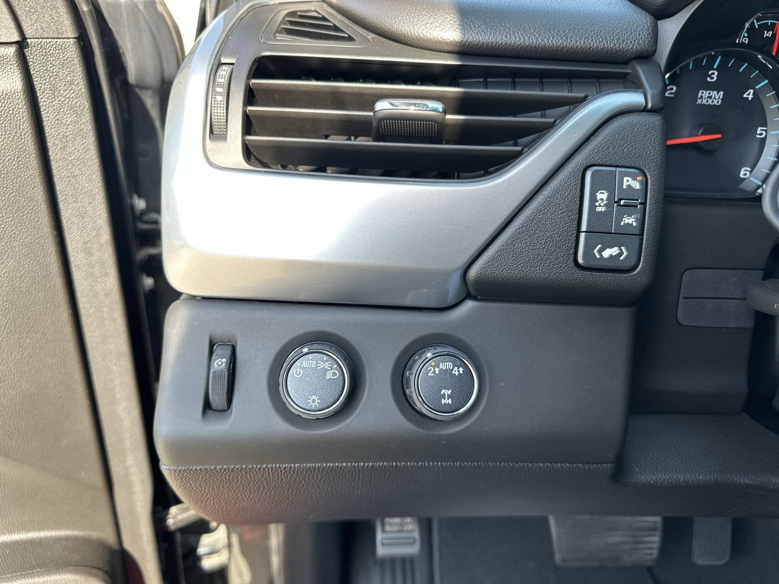 Certified 2019 Chevrolet Tahoe LT AWD/4WD image 16