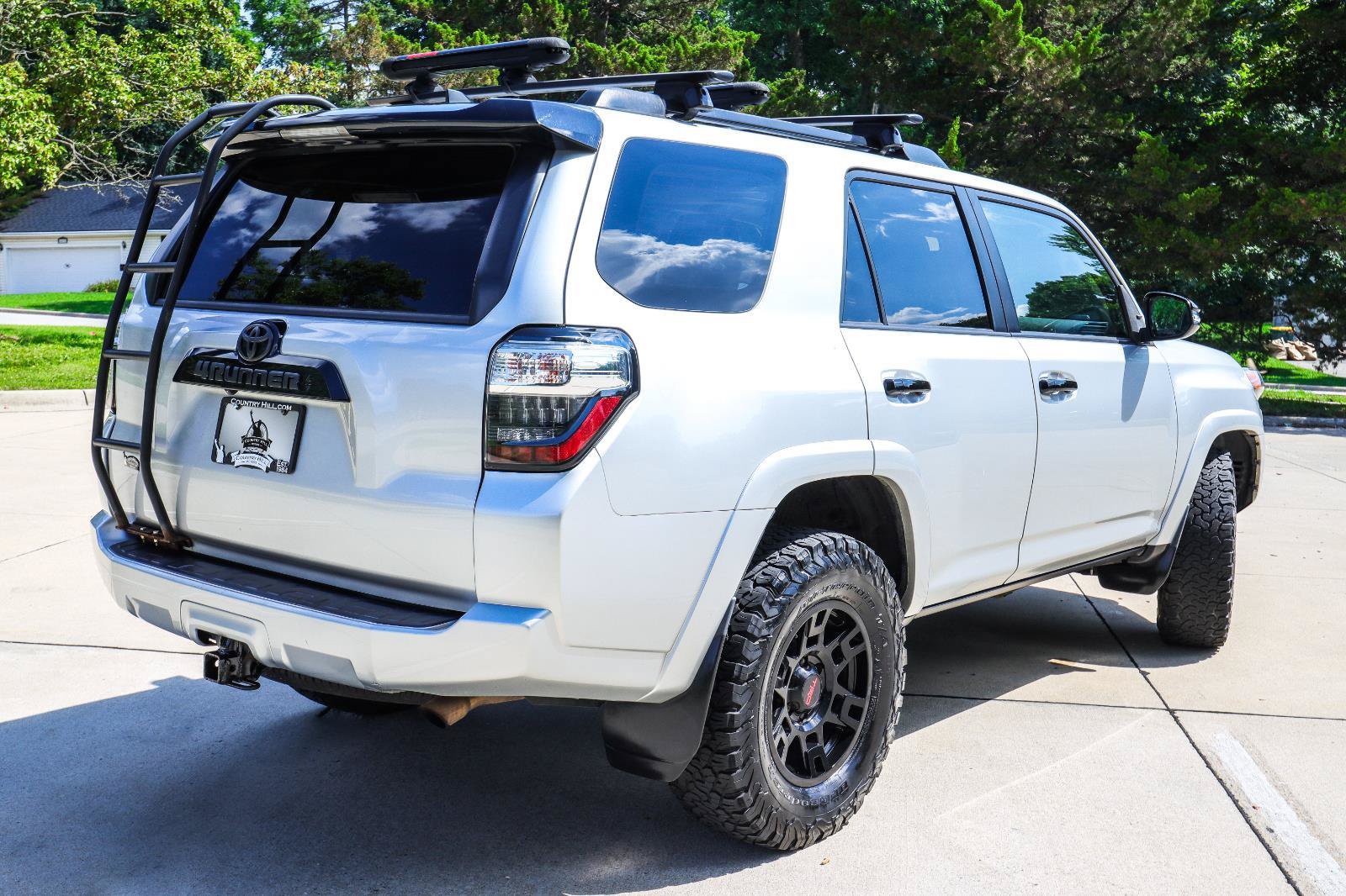 Used 2020 Toyota 4Runner Venture w/ Moonroof Package AWD/4WD image 20