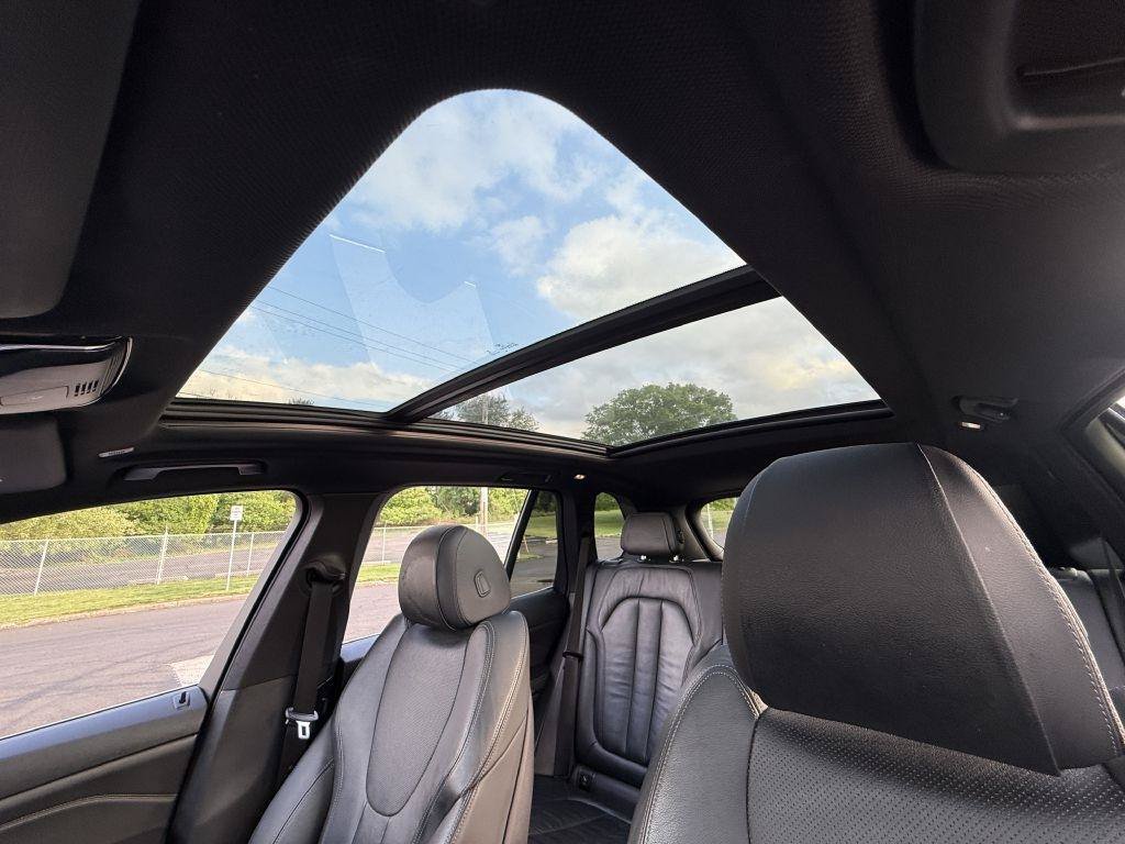 Used 2019 BMW X5 xDrive40i w/ Convenience Package AWD/4WD image 36