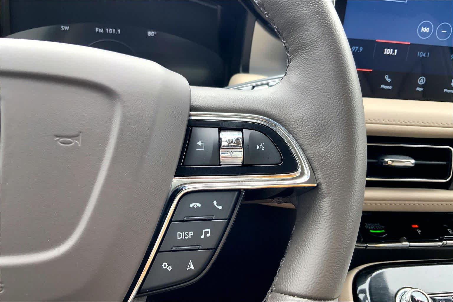 Used 2023 Lincoln Nautilus FWD w/ Premium Package image 23