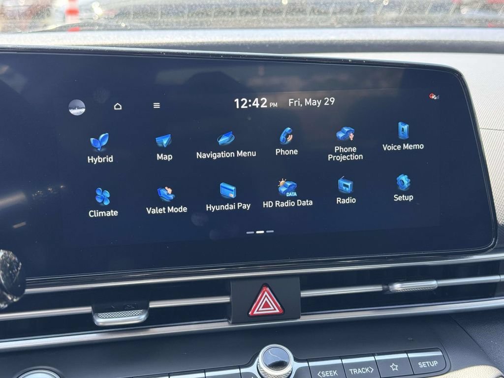 Certified 2023 Hyundai Elantra Limited FWD image 27