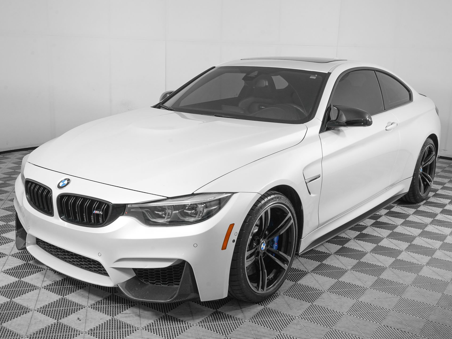 Used 2018 BMW M4 Coupe RWD image 7