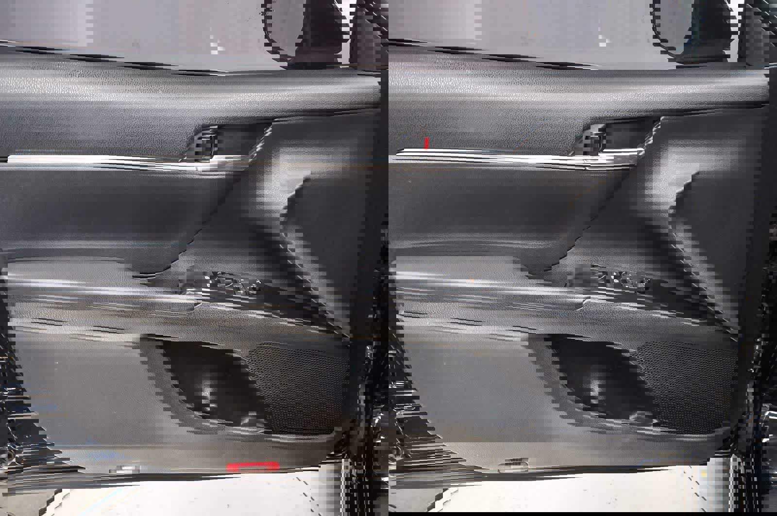 Used 2020 Toyota Camry SE w/ Convenience Package image 21