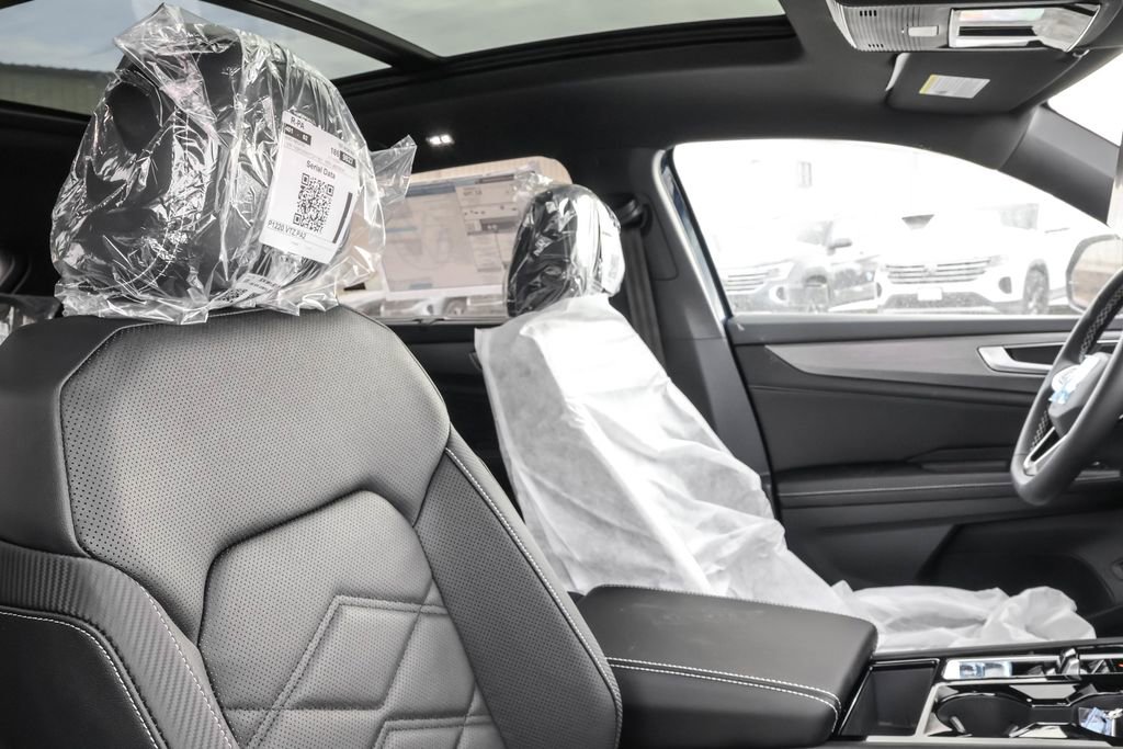 New 2026 Volkswagen Atlas Cross Sport SE image 44