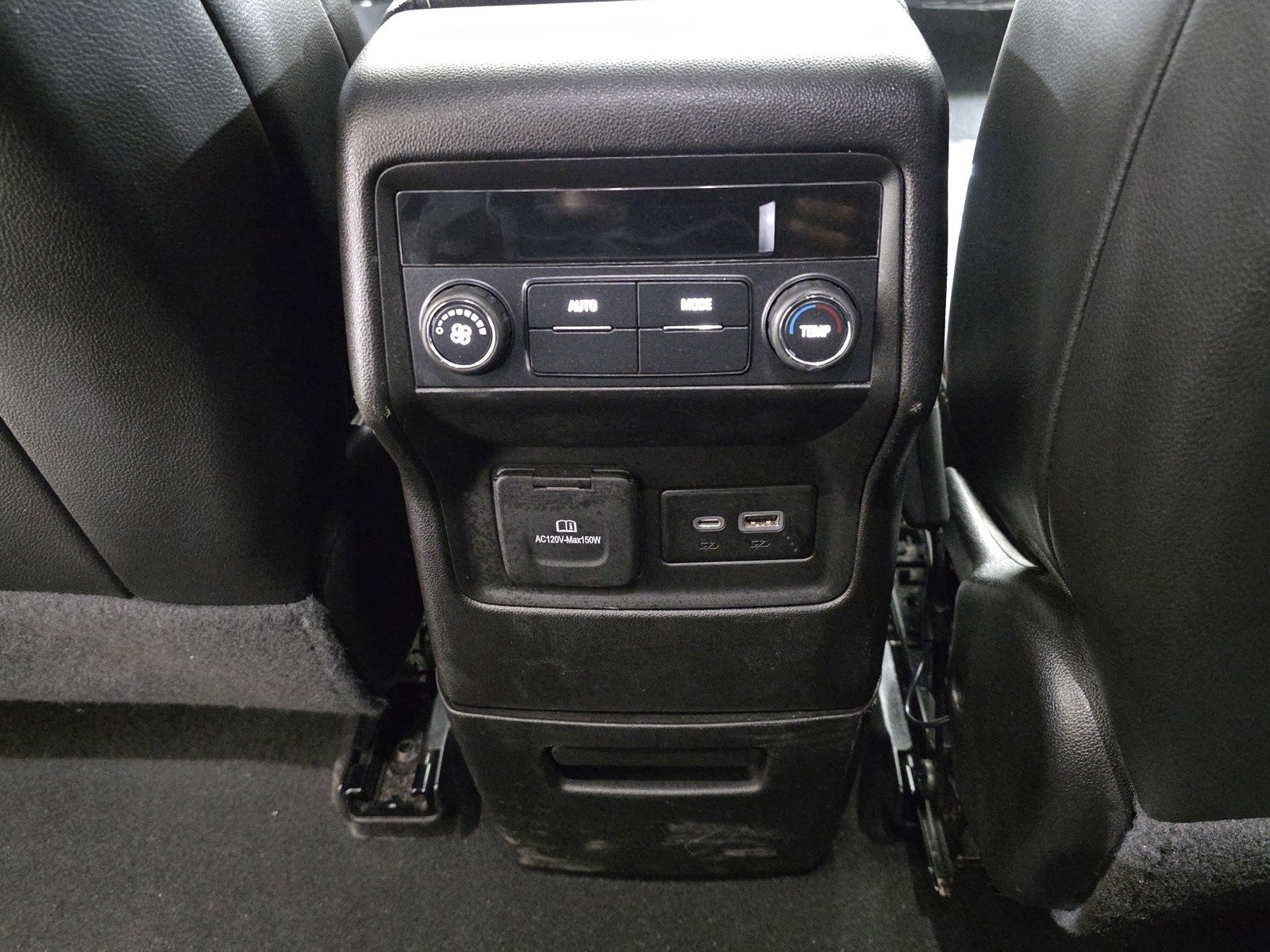 Used 2023 GMC Acadia SLT image 18