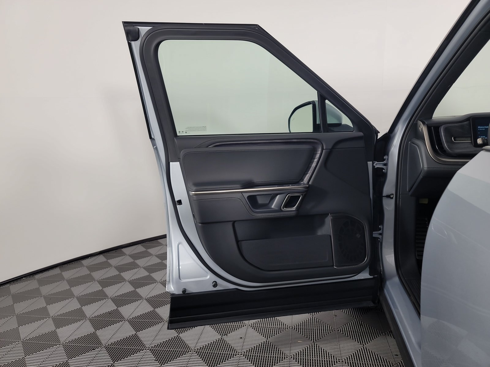 Used 2023 Rivian R1T Adventure Dual AWD/4WD image 16