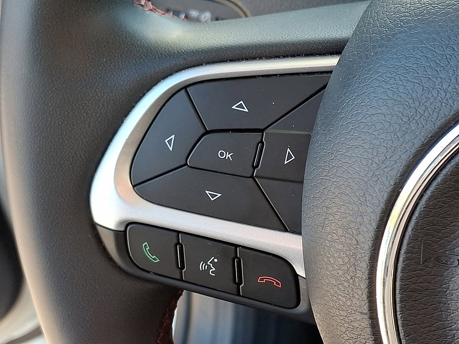 Used 2023 Jeep Renegade Trailhawk image 22