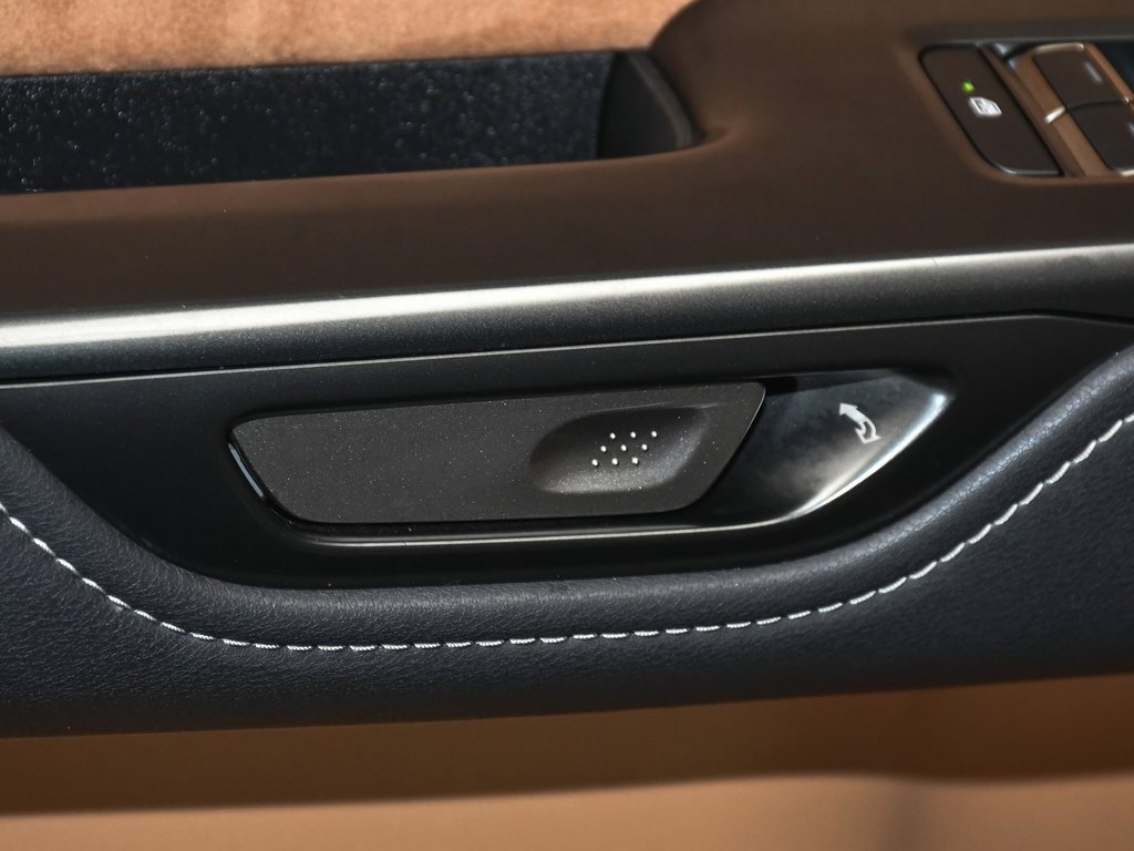 Used 2023 Lexus RZ 450e Premium image 11