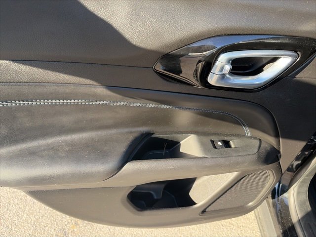 Used 2025 Jeep Compass Latitude w/ Altitude Special Edition image 12