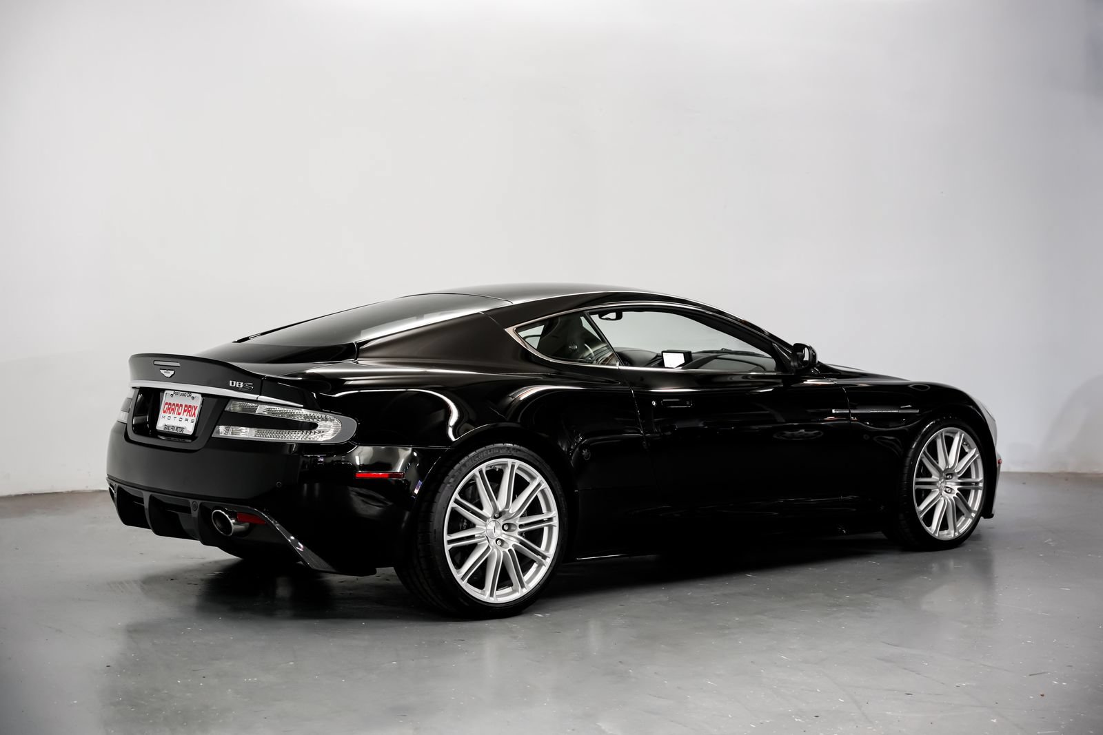 Used 2009 Aston Martin DBS Coupe RWD image 3