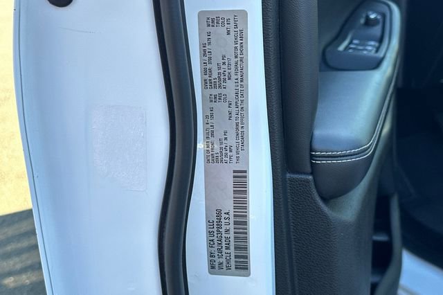 Used 2023 Jeep Grand Cherokee L Altitude image 32