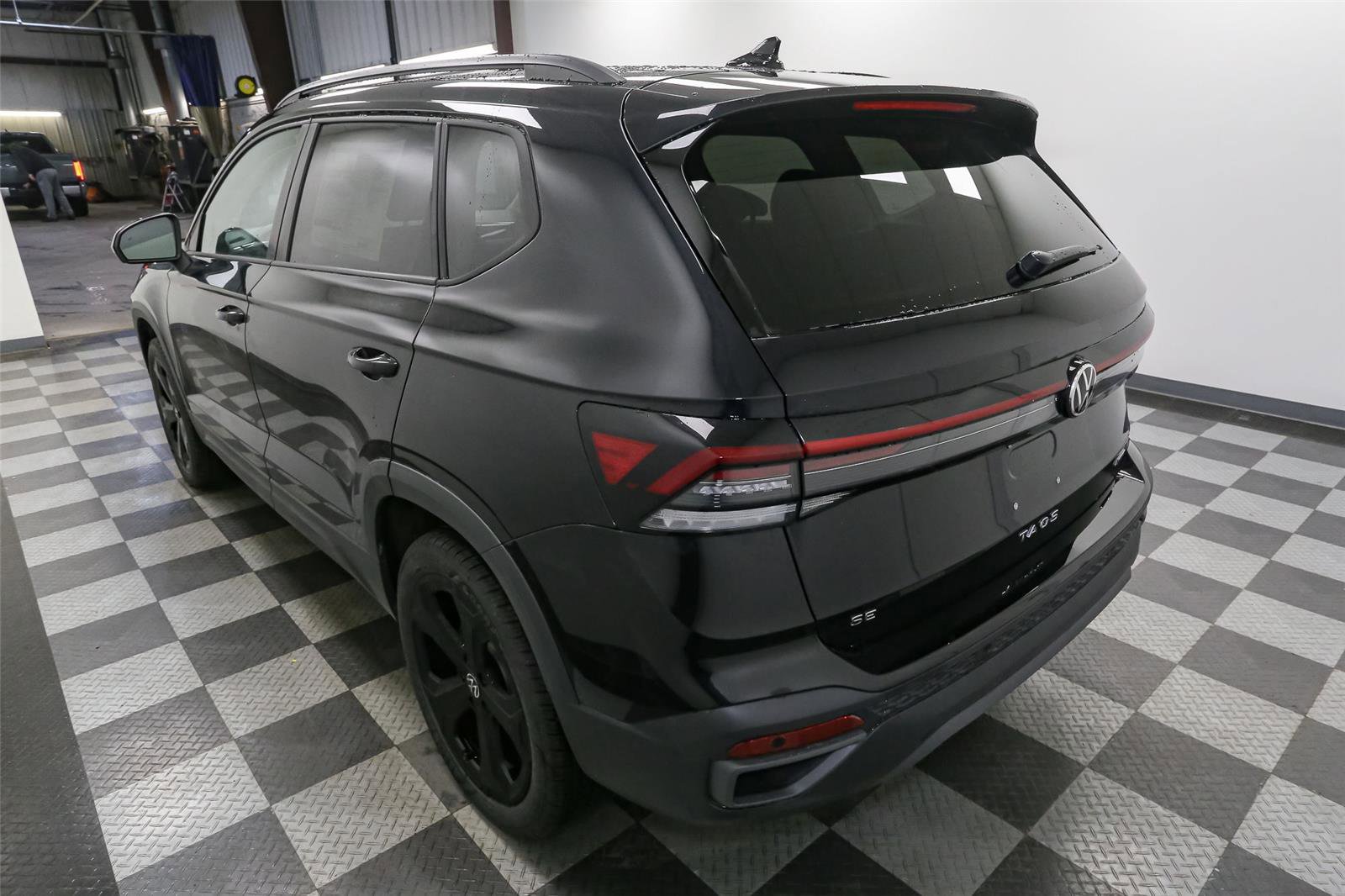 New 2025 Volkswagen Taos SE image 10