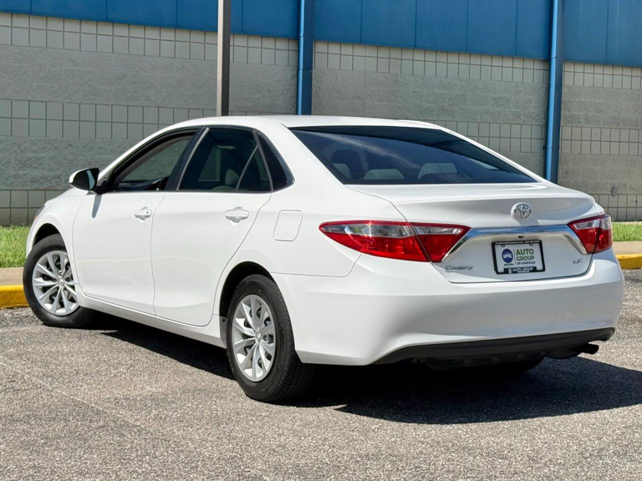 Used 2017 Toyota Camry LE FWD image 7