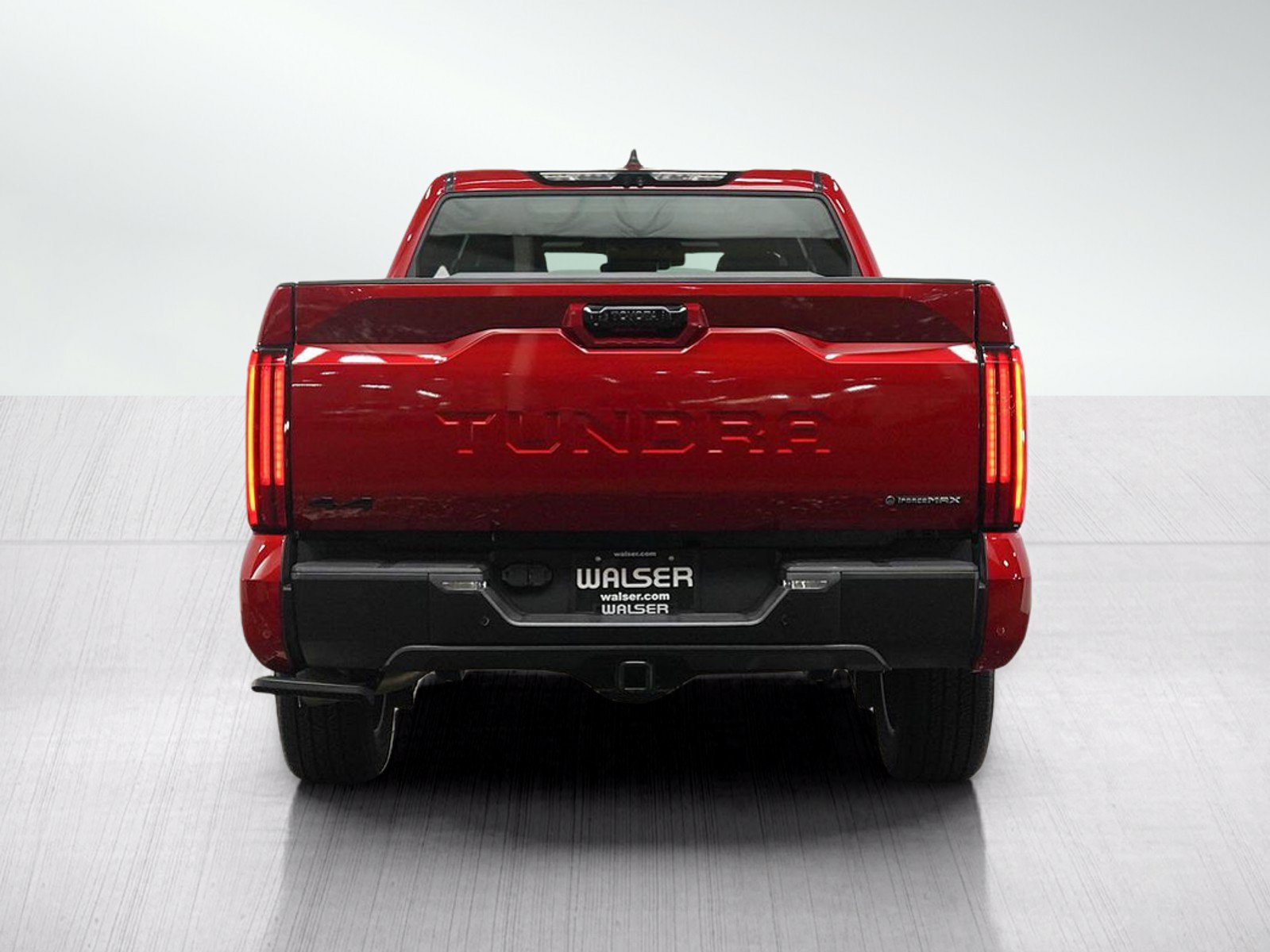 Used 2025 Toyota Tundra Limited AWD/4WD image 4