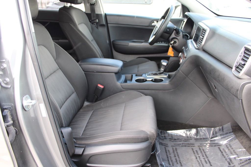 Used 2020 Kia Sportage LX image 18