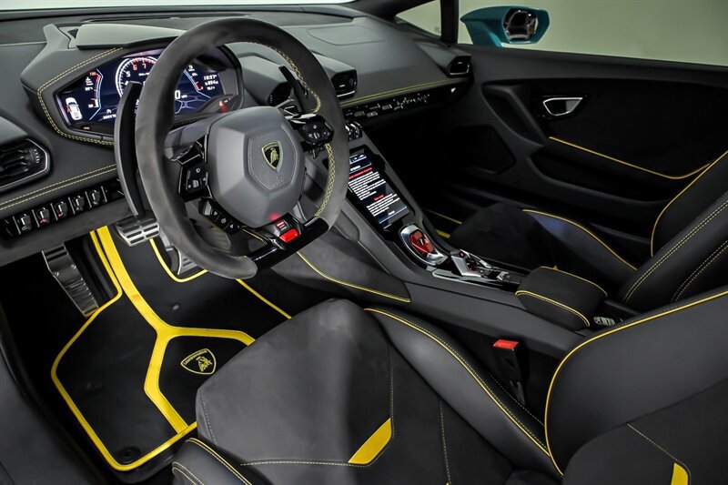 Used 2021 Lamborghini Huracan EVO RWD image 23