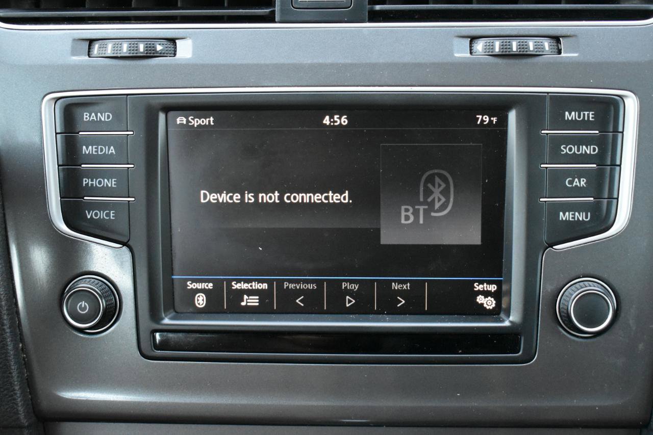 Used 2017 Volkswagen Golf Alltrack S image 19