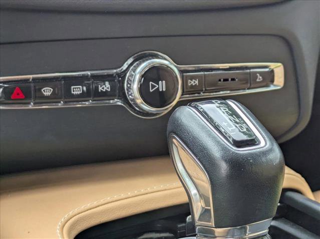 Used 2022 Volvo XC90 T6 Inscription w/ Lounge Package image 12