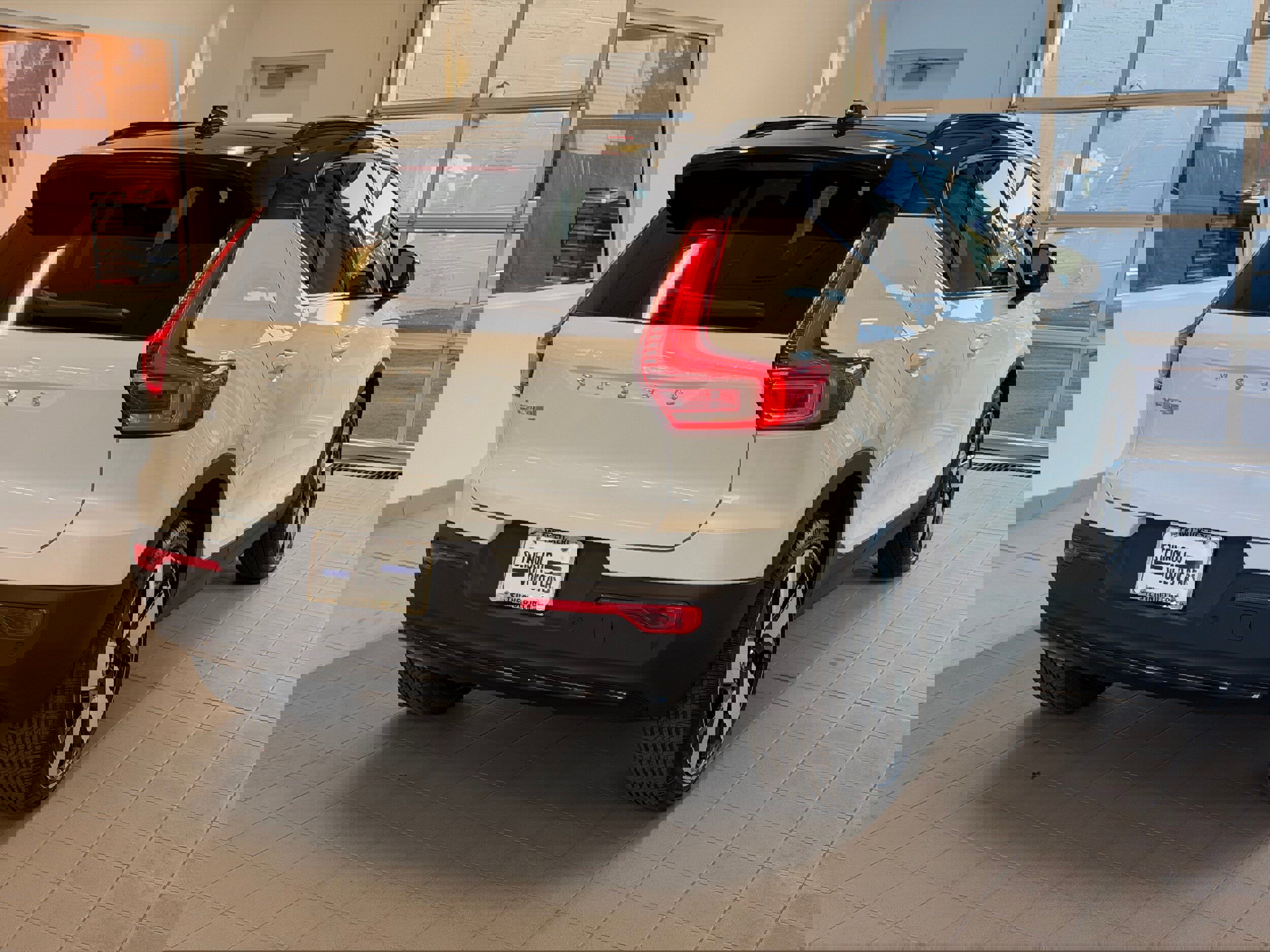 New 2026 Volvo EX40 Plus w/ Climate Package image 5