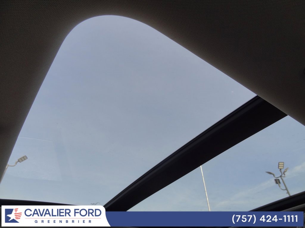 Used 2025 Honda Pilot Touring image 10