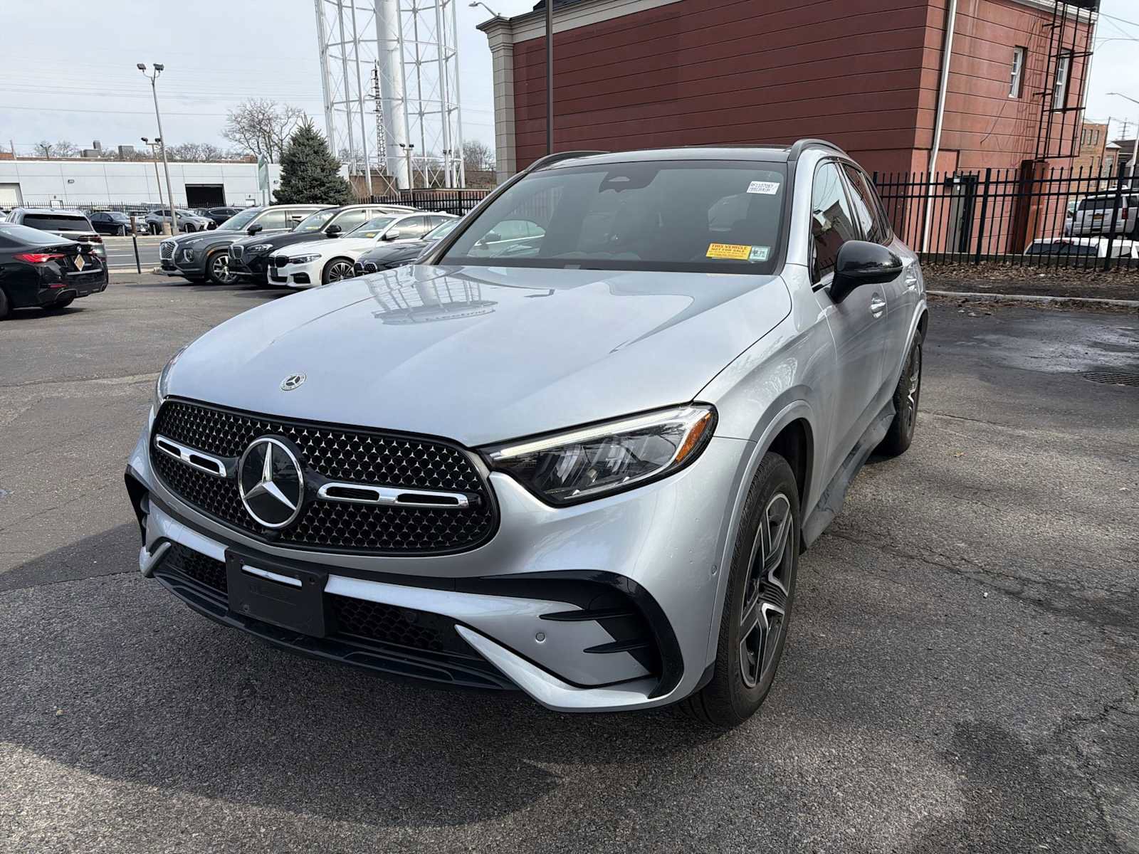 Used 2024 Mercedes-Benz GLC 300 4MATIC image 2