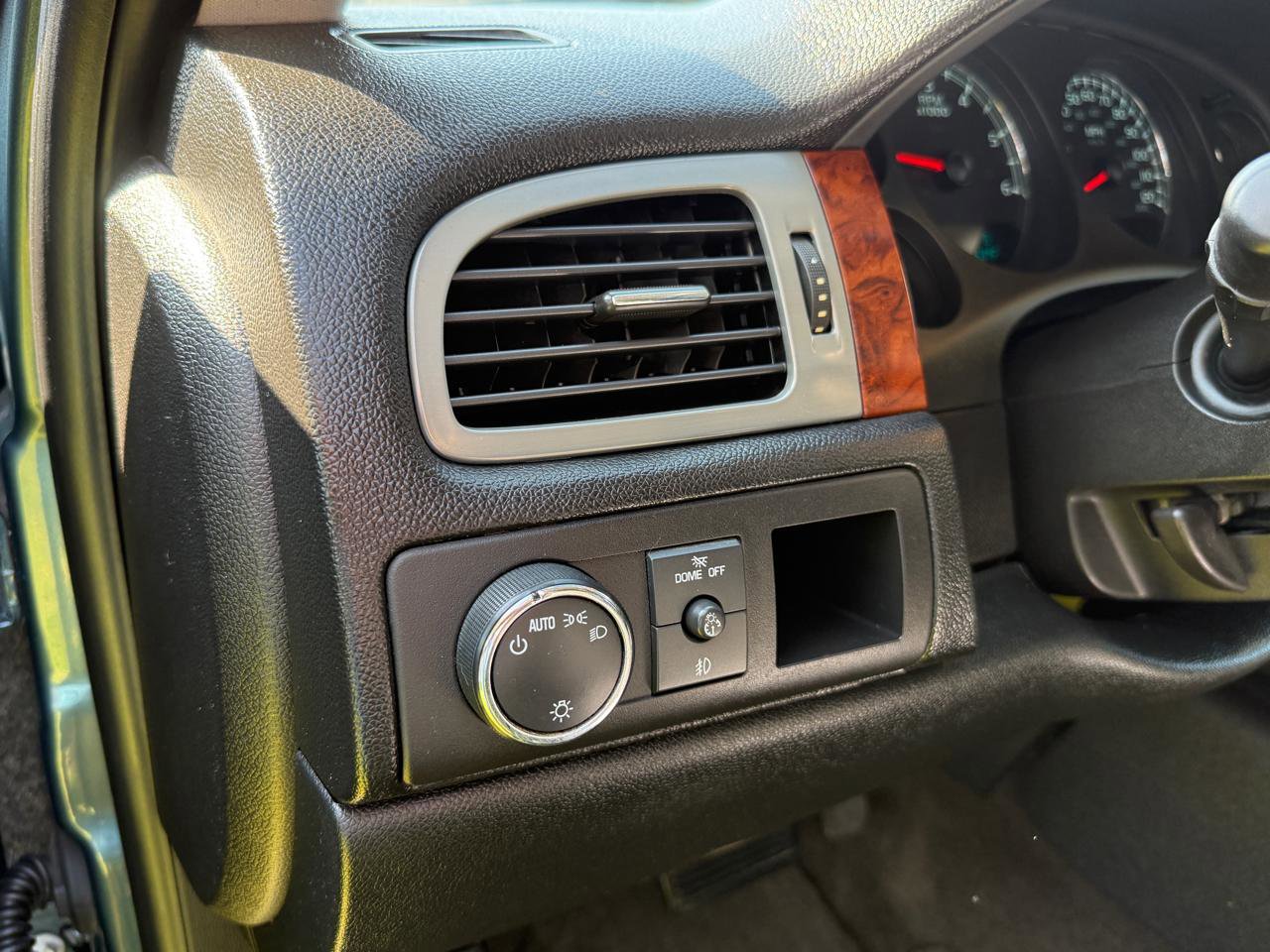 Used 2010 Chevrolet Avalanche LT RWD image 20