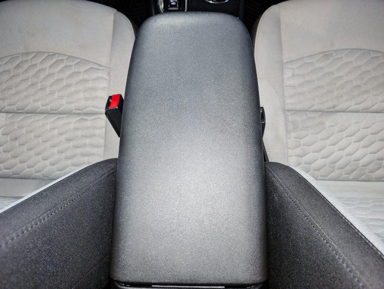 Used 2020 Chevrolet Equinox LS image 39