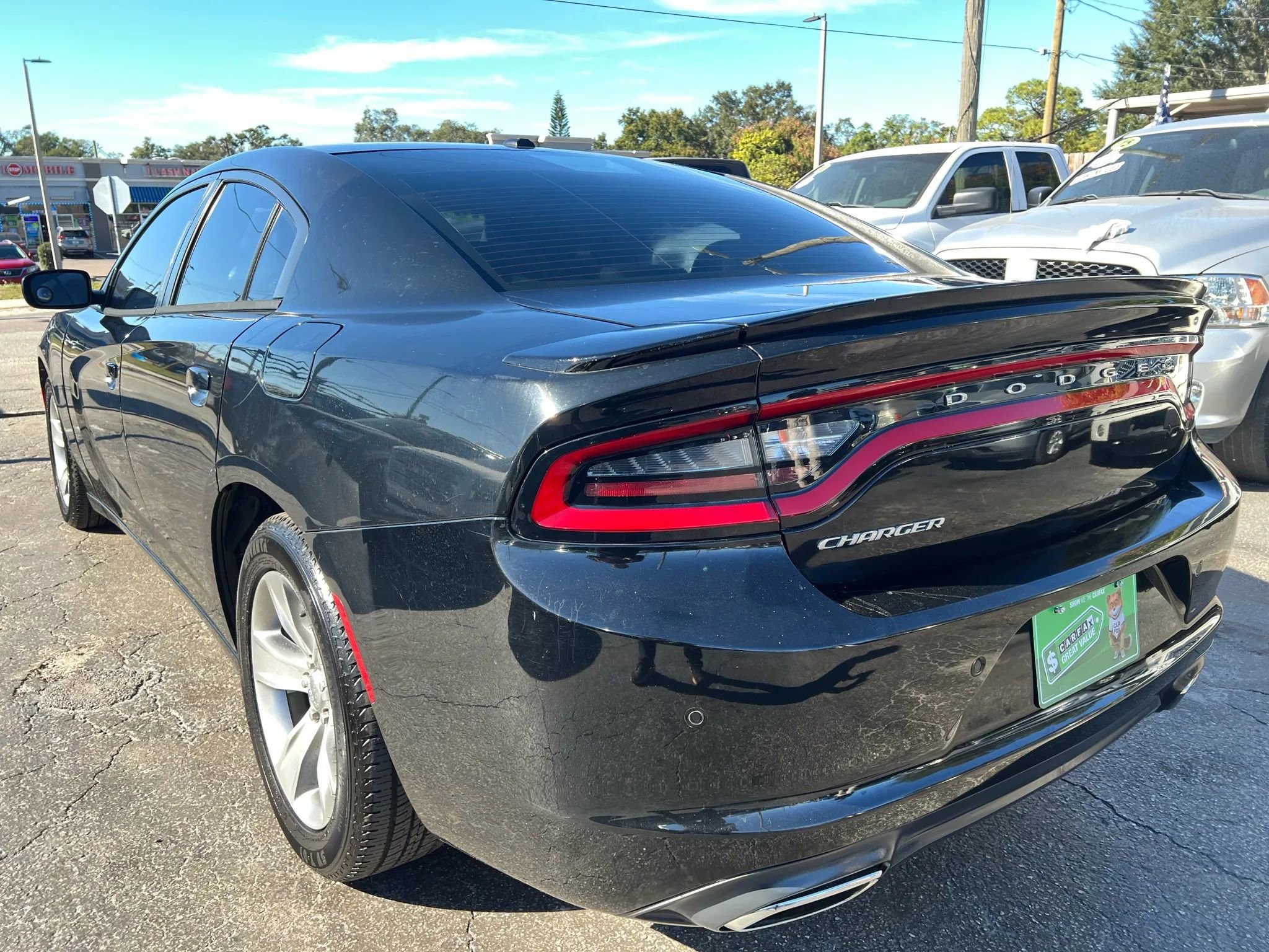 Used 2015 Dodge Charger SE w/ Sport Appearance Group RWD image 7