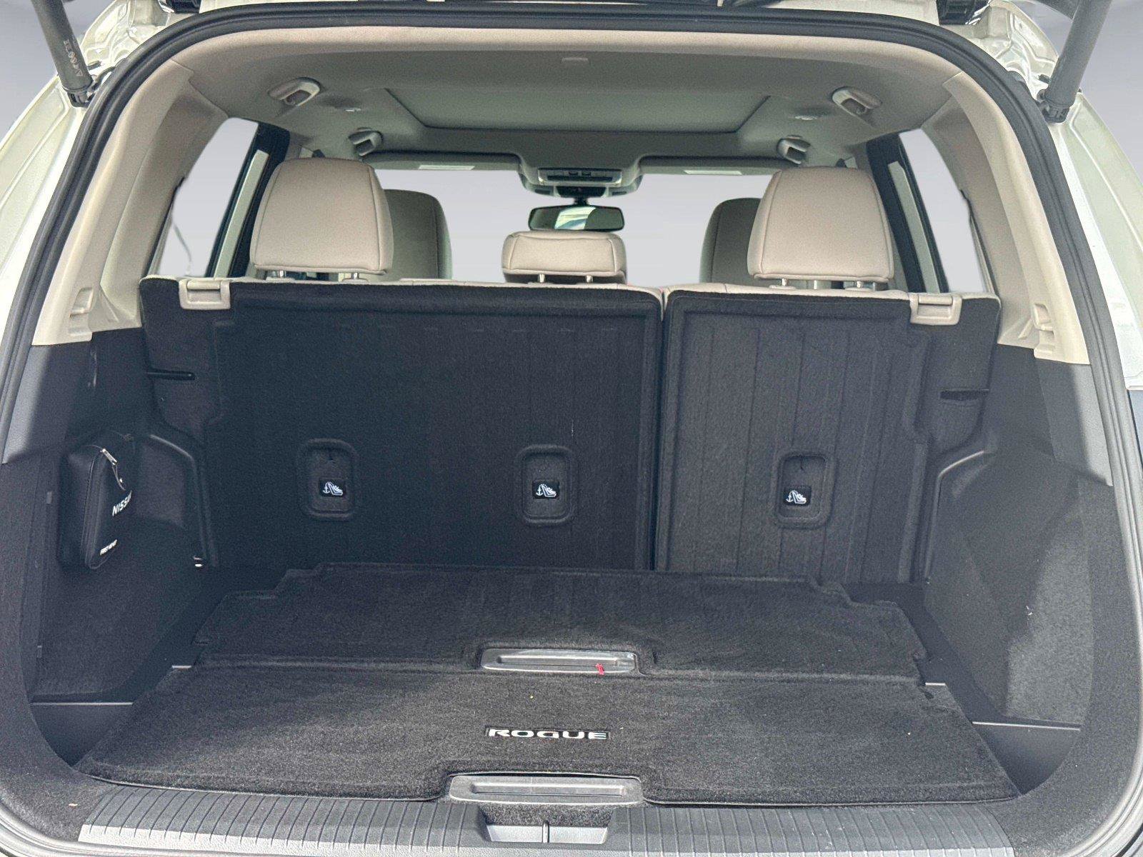 Used 2023 Nissan Rogue SL w/ SL Premium Package FWD image 12