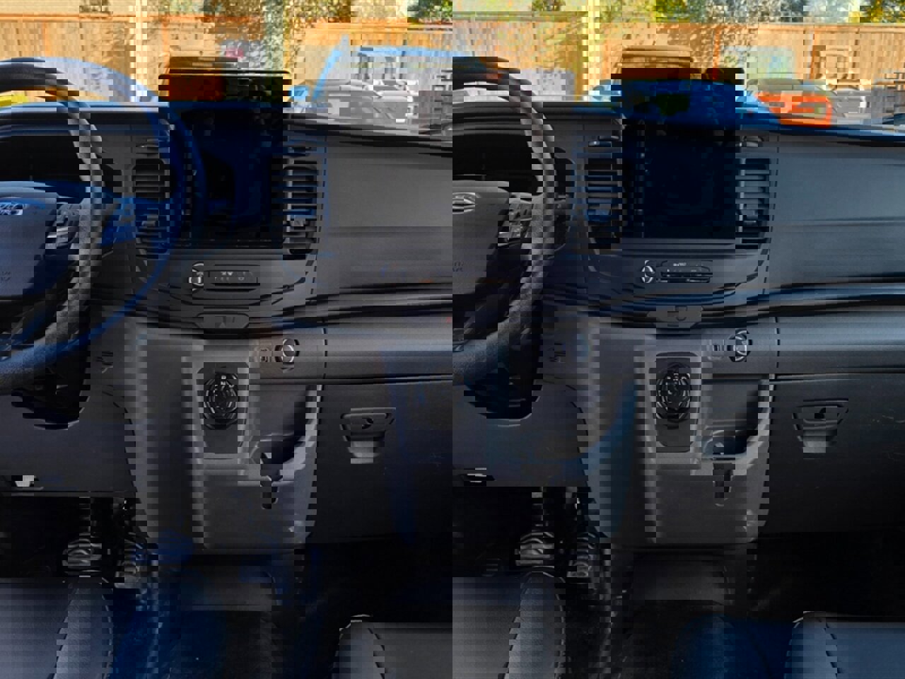 Used 2022 Ford E-Transit Medium Roof image 14