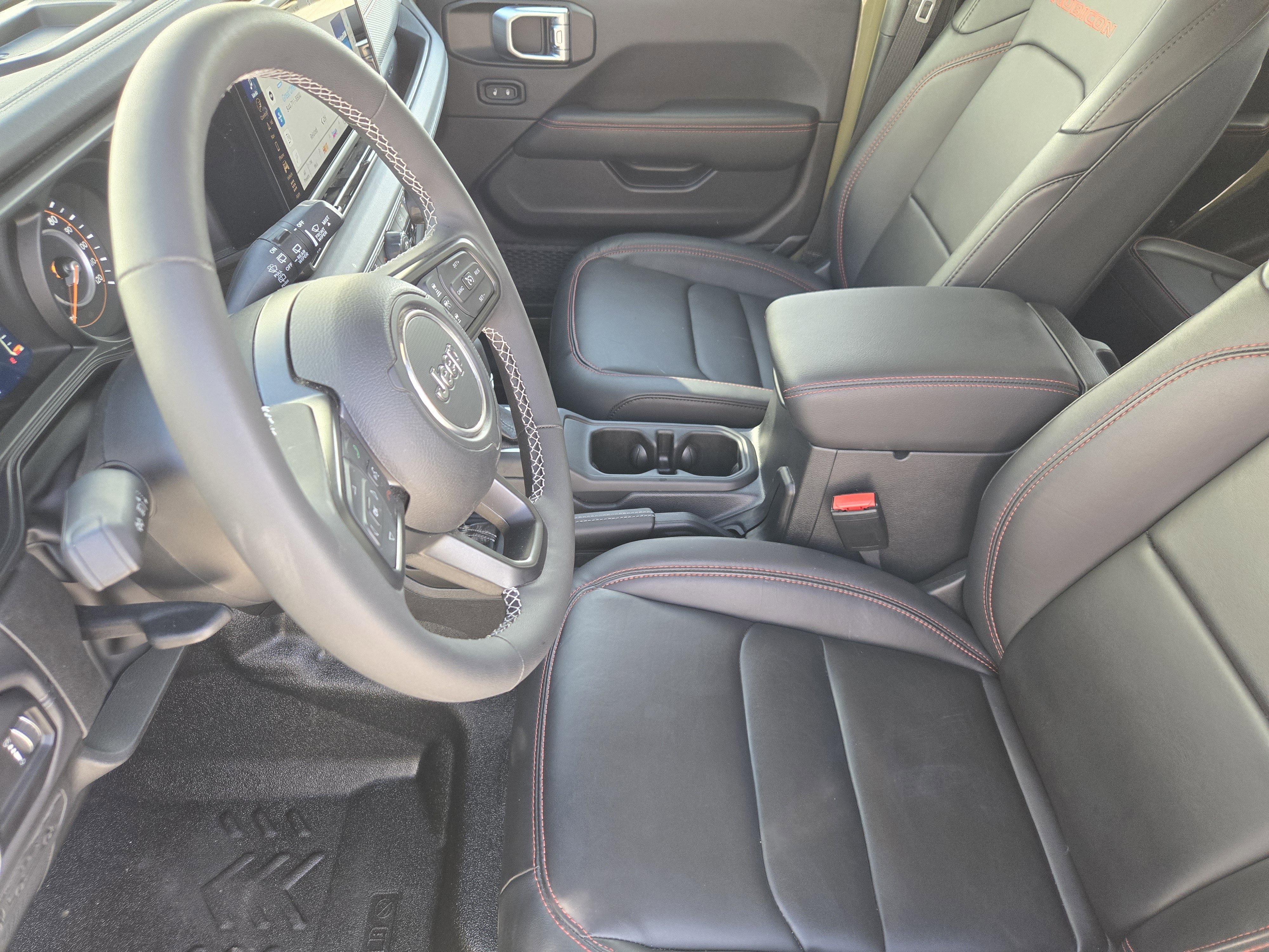 Used 2025 Jeep Wrangler Unlimited Rubicon AWD/4WD image 15