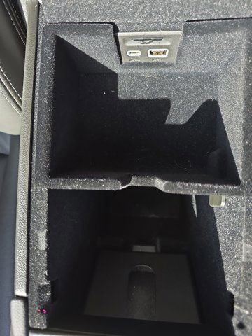 Used 2025 Cadillac XT5 Premium Luxury image 40