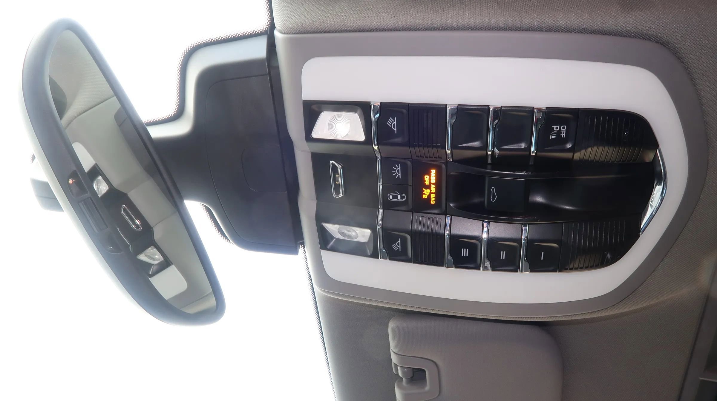 Used 2015 Porsche Panamera S image 41