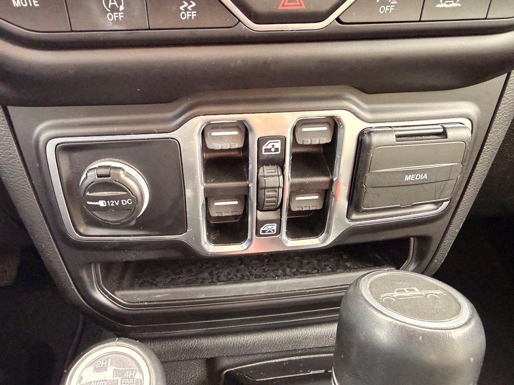 Used 2021 Jeep Gladiator Overland AWD/4WD image 11