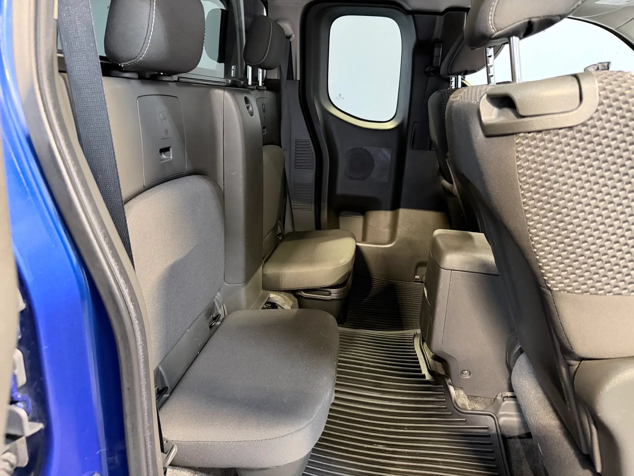 Used 2013 Nissan Frontier PRO-4X AWD/4WD image 34