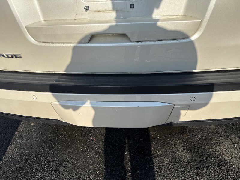 Used 2015 Cadillac Escalade Premium image 11