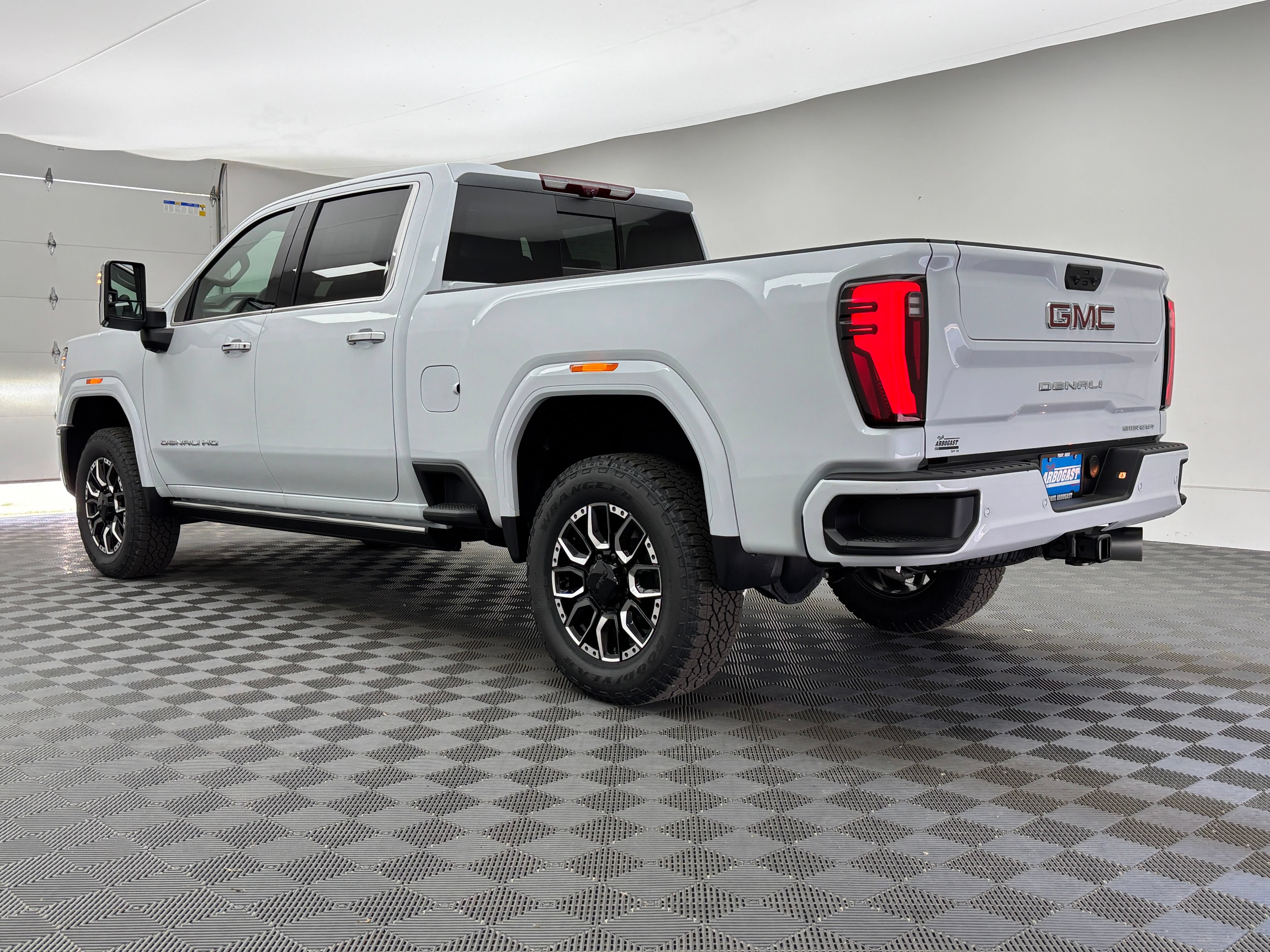 New 2026 GMC Sierra 3500 Denali w/ Denali Reserve Package AWD/4WD image 15