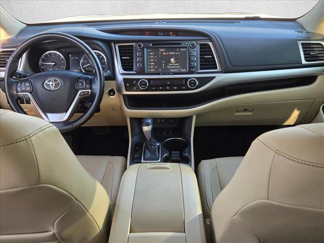 Used 2017 Toyota Highlander XLE image 19
