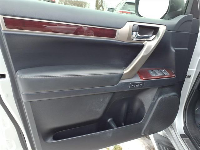 Used 2016 Lexus GX 460 w/ Premium Package image 13