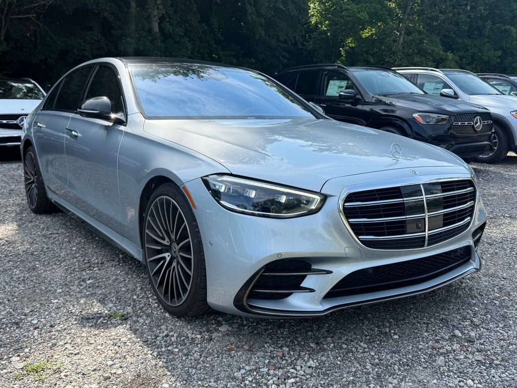 Used 2023 Mercedes-Benz S 500 4MATIC image 1