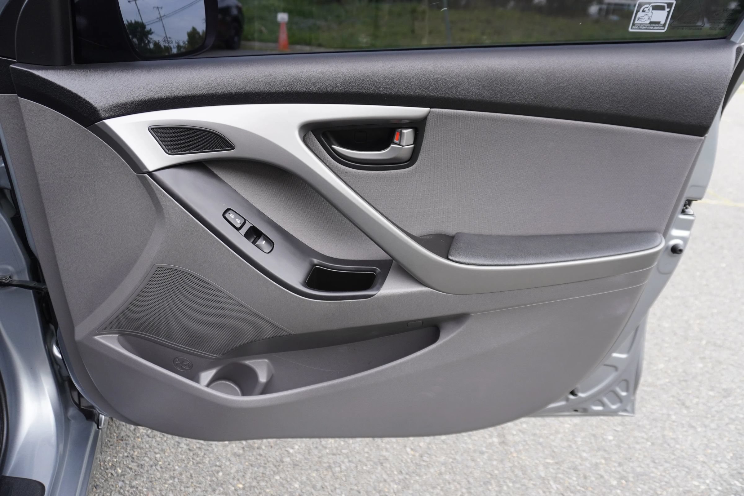 Used 2015 Hyundai Elantra SE w/ Option Group 02 FWD image 16